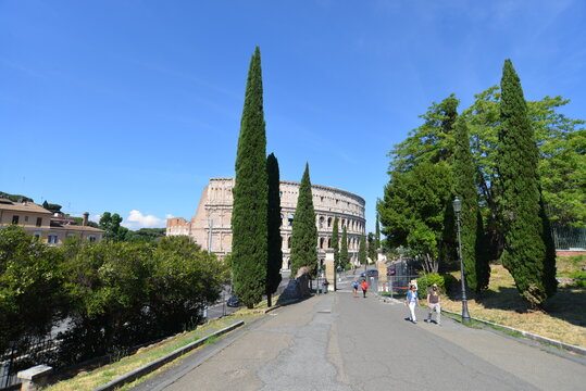 Roma Colle Oppio con vista Colosseo