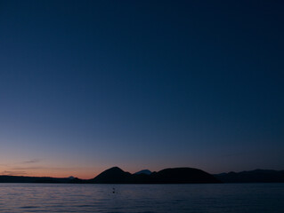 Fototapeta premium 湖の日没