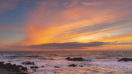 Obraz premium sunset over the sea in Guernsey