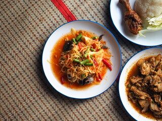Som Tum spicy papaya salad
