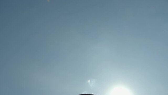 Schwenk &uuml;ber Backsteinwand - 01