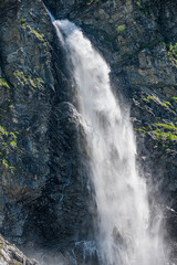 Stäubi-Wasserfall beim Bergdorf Äsch, bei Unterschächen, Kt. Uri, Schweiz