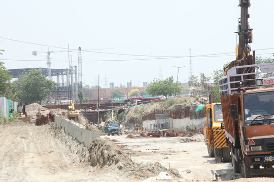 Under pass construction, Pragati Maidan, New Delhi, India (Phto © Saji Maramon)