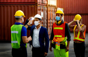 Check body temperature Before working in the warehouse