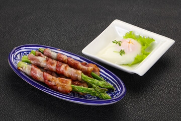 Asparagus with bacon