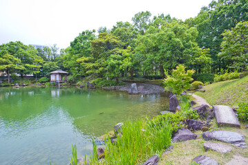 Yokokan is a garden created in the Edo period. It once served as a villa of the Matsudairas, the former feudal family of the Fukui Domain.