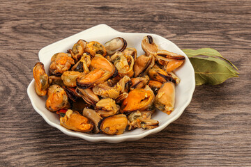 Pickled mussels in the bowl