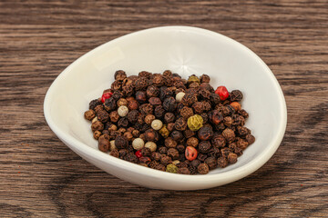 Peppercorn heap in the bowl