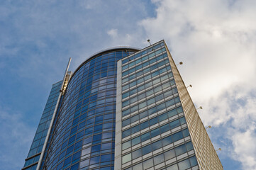 Obraz premium modern business center bottom-up view