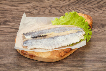 Herring fillet with salad leaves