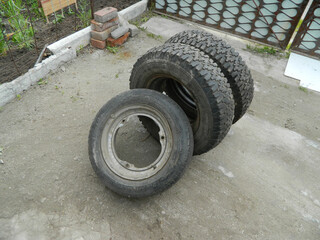 Obraz premium old car ramp under repair