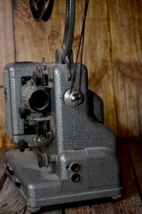 vecchio proiettore cinematografico per proiettare film