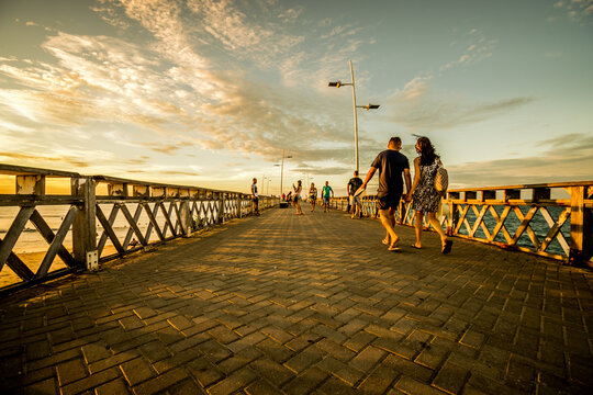 Final de tarde na Praia de Iracema na cidade de fortaleza. Um dia de ver&atilde;o com um maravilhoso por do sol.
