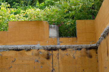 古びた壁