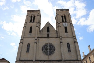 Fototapeta na wymiar Eglise catholique Notre Dame à Bourgoin, village de Bourgoin Jallieu, département de l'Isère, France