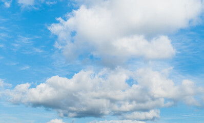 Obraz premium clouds over the blue sky