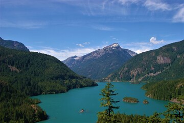 Fototapeta na wymiar View of Blue Lake at Norther Cascades National Park in Washington