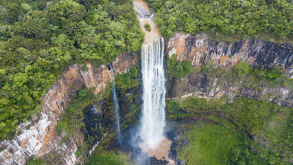 Salto São Francisco - Prudentópolis - PR. Aerial view of a large waterfall in the midst of nature. Paraná - Brazil
