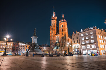 Fototapeta na wymiar Krakow Old Town with view of St. Mary's Basilica at night