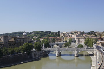 Fototapeta na wymiar Rio Tiber ciudad Roma Italia Europa puentes