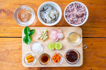 Fototapeta na wymiar ingredint for cooking Tom Yum goong fried rice