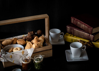 Empanadas, Deditos, chocolate y leche, comida frita