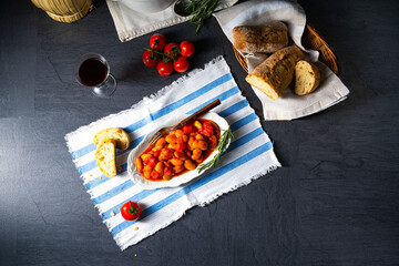 Gigantes Plaki - Baked beans in tomato sauce