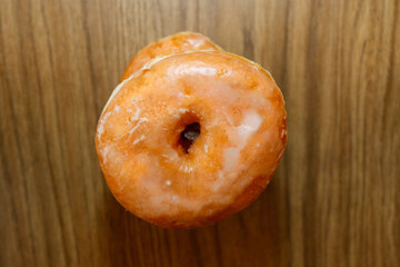 Single glazed doughnut (donut)