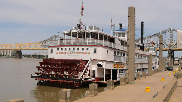 Belle Of Louisville Paddle Wheel Steamer - LOUISVILLE, USA - JUNE 14, 2019