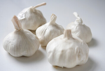 Garlic cloves.