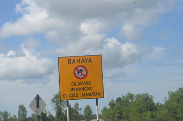 warning sign cannot fishing