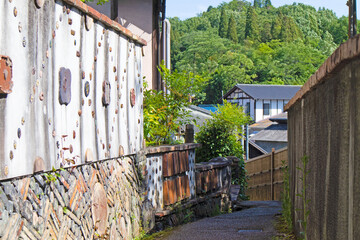 焼き物の町 愛知県瀬戸市の曲がりくねった小径