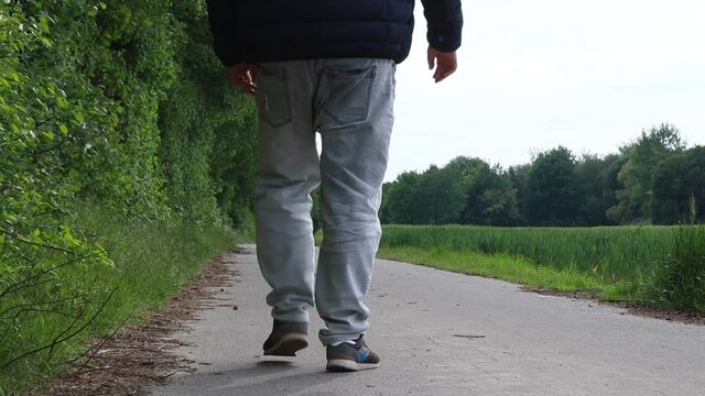 A man walking taking precautions in connection with the epidemic