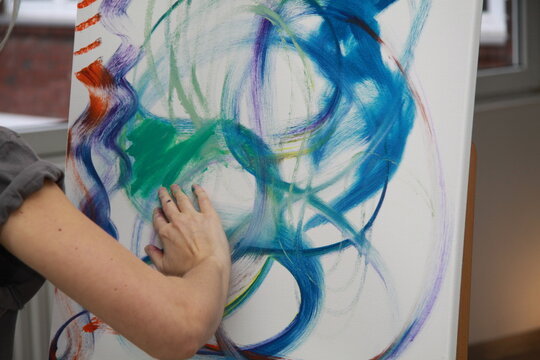 Intuitiv malen auf Leinwand