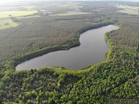 Aerial view of lake F&auml;ngersee near Strausberg (Brandenburg). Surrounding villages are Hirschfelde, Altlandsberg and Petershagen-Eggersdorf. The lake is located in the catchment area of Strausberg