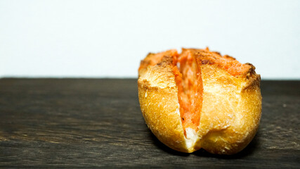 焼き立ての明太フランスパン