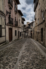Fototapeta premium Calle del pueblo medieval Frías
