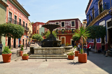 Fototapeta na wymiar through the streets of Guanajuato.Mexico