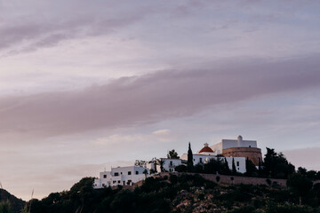 Iglesia de Puig de Missa en Ibiza. 
Iglesias y arquitectura blanca en Islas Baleares.