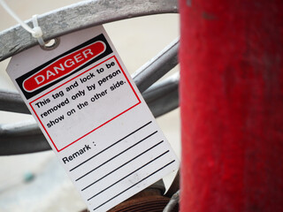 gas process valve isolation lock out tag out,Lock closed,Lock open.