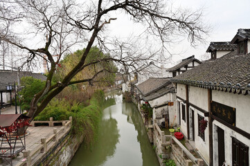 Fototapeta na wymiar Rivers and dwellings in ancient water towns in South China