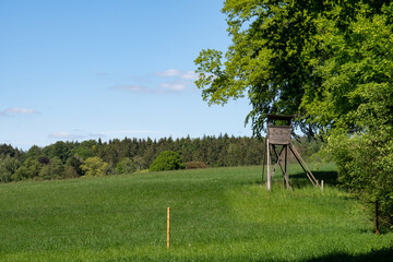 Hochsitz am Waldrand