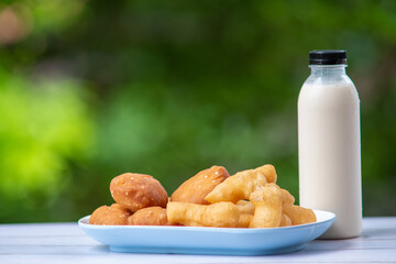 deep-fried doughstick 