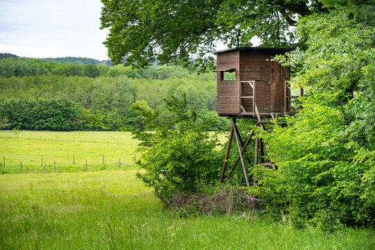 Hochsitz am Waldrand