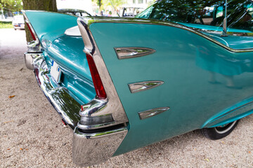 US Stra&szlig;enkreuzer mit Heckflossen