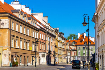 Colorful renovated tenement houses of historic New Town quarter - Nowe Miasto - along Freta street in Warsaw, Poland © Art Media Factory
