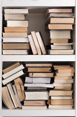 Fototapeta premium messy books