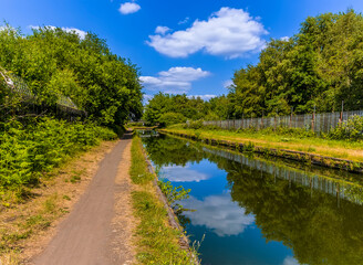 A picturesque view up the Dudley canal in summertime