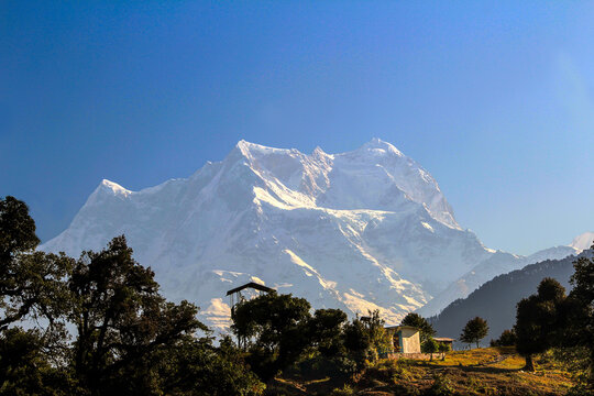 Deoria tal with Choukhamba Peak