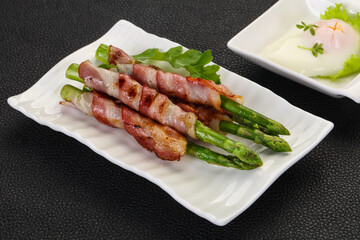 Asparagus with bacon